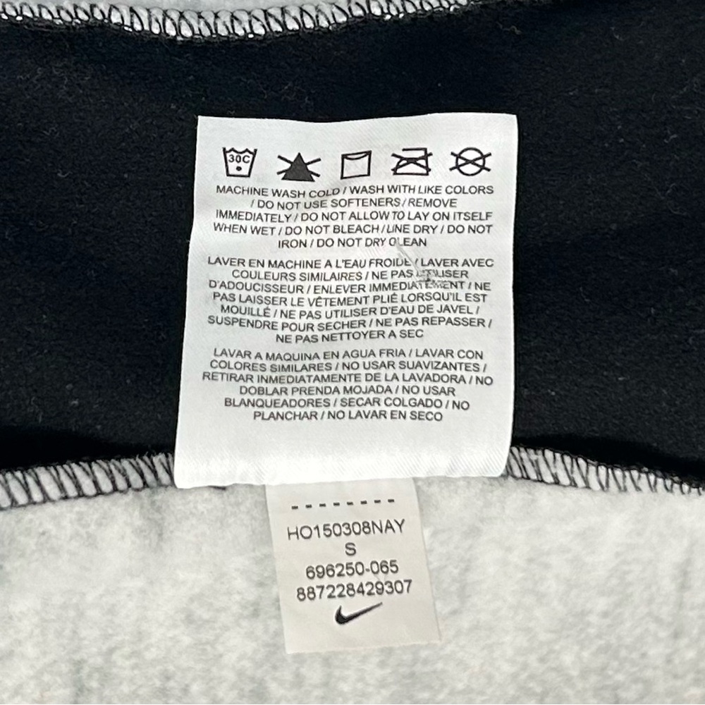 NIKE Women’s Full Zip Hoodie THERMA FIT Black/Gray/White Brushed Fleece Thumb M - Picture 13 of 15